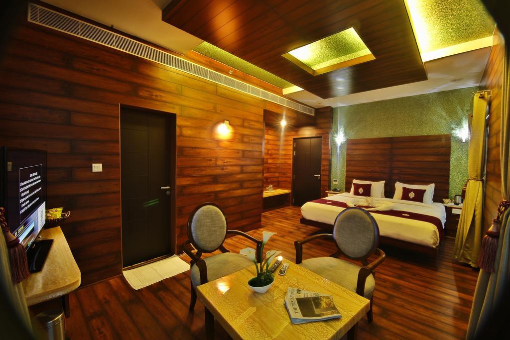 The Spk Hotel Madurai Exteriör bild